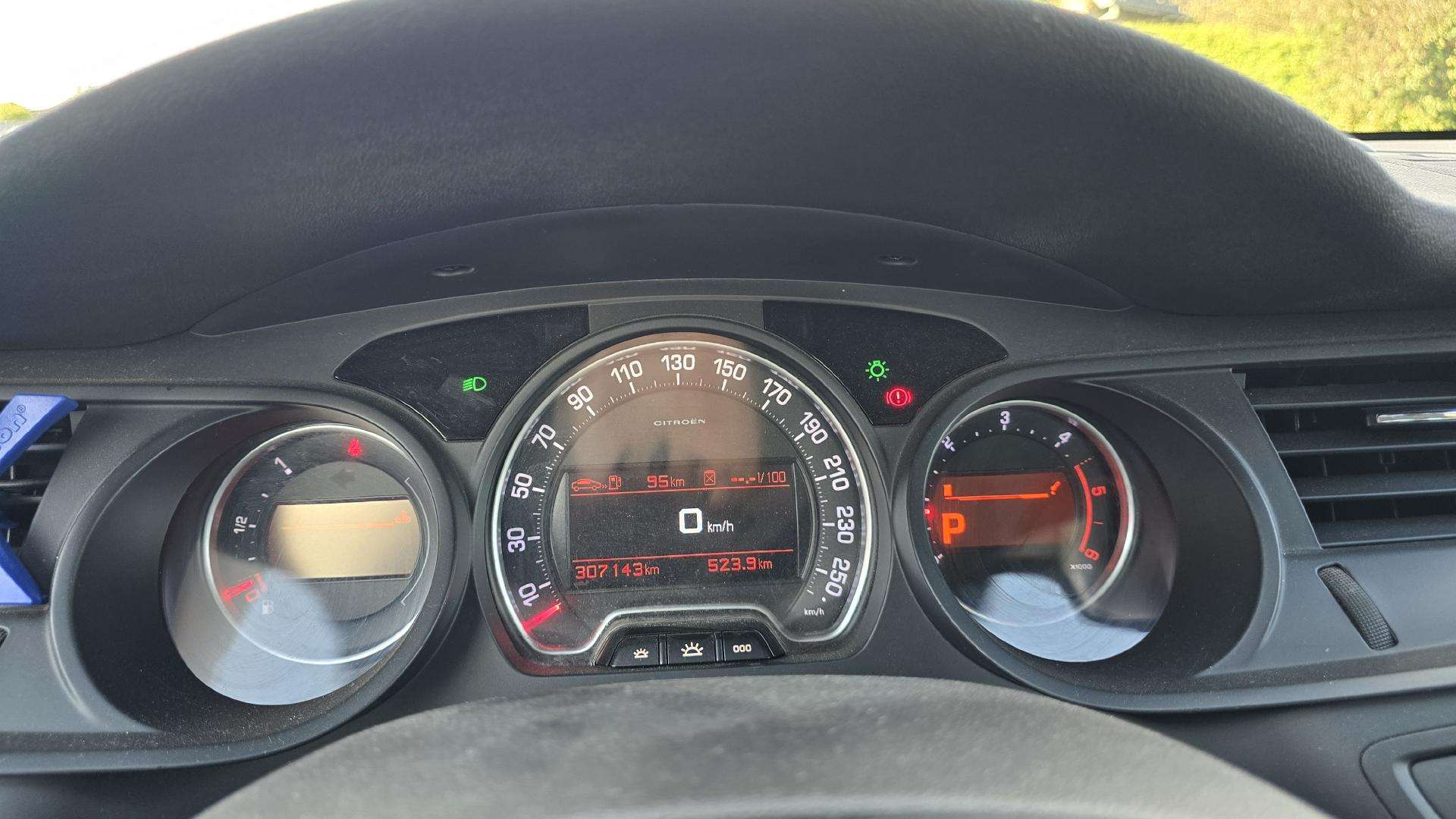 Citroen C5 2.0 HDi 100kW Apžvalga