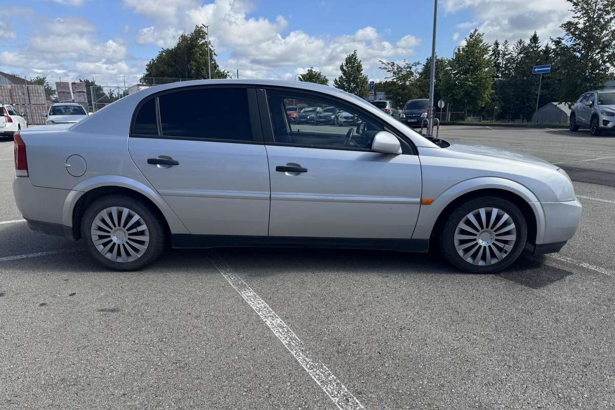Opel Vectra 2.2 92kW pliusai ir minusai