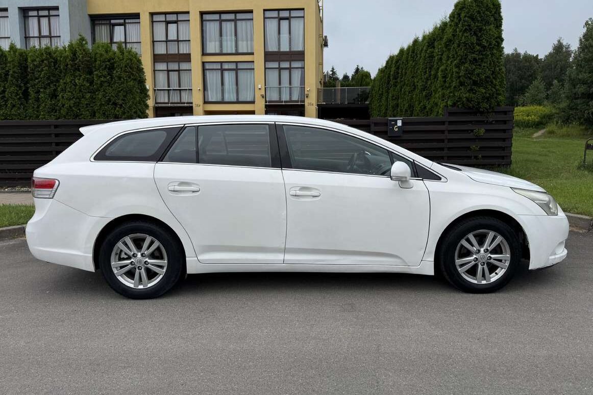Toyota Avensis 2.0 D4-D 93 kW – pagrindiniai techniniai duomenys