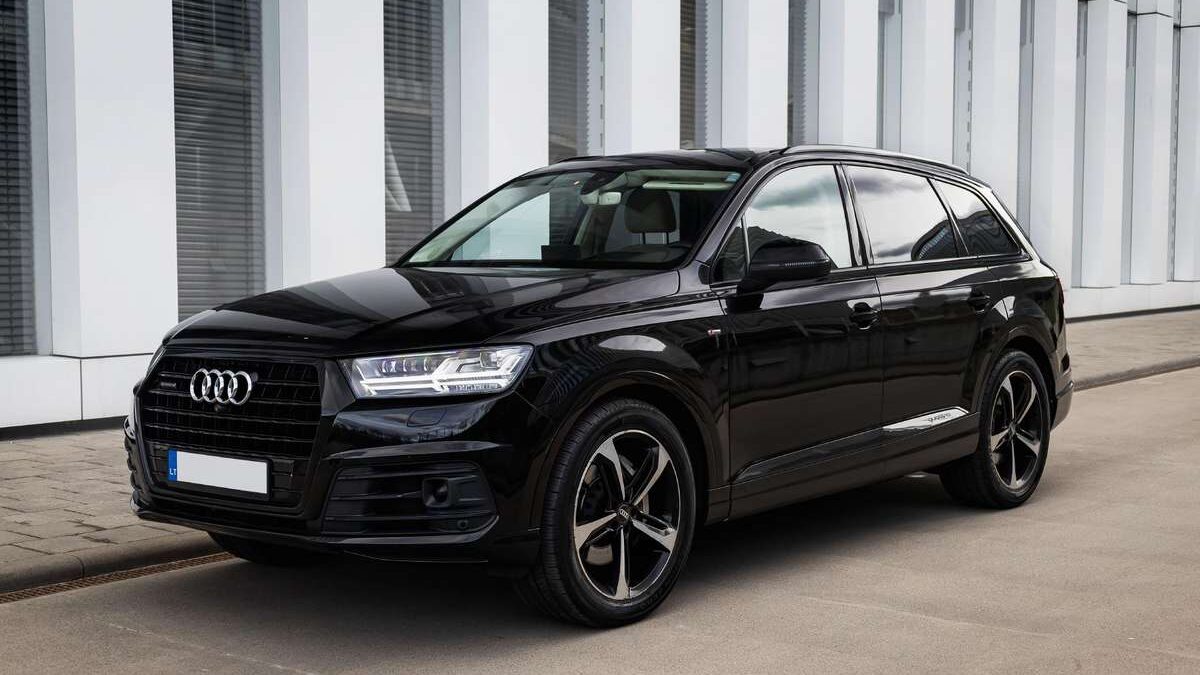 Ar verta rinktis Audi Q7 su pneumatine pakaba