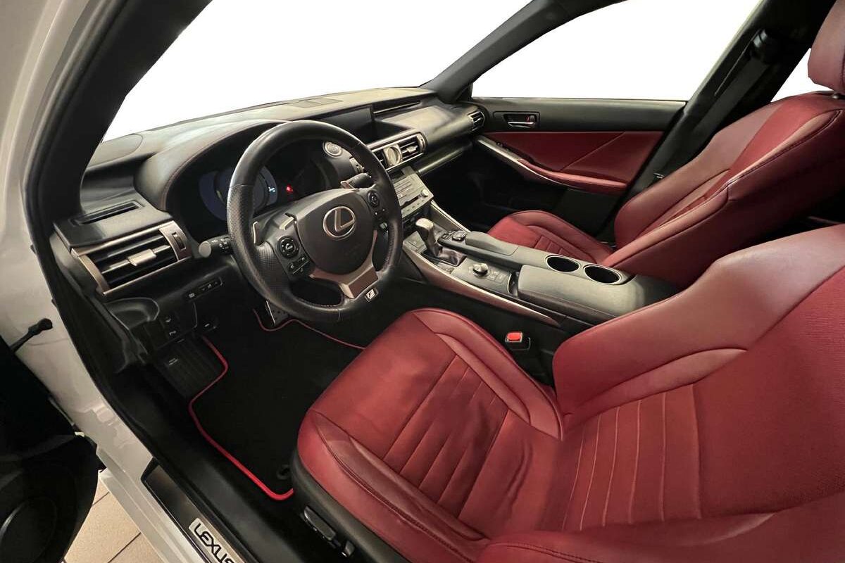 Lexus IS 200 patikimumas ir dažniausios problemos