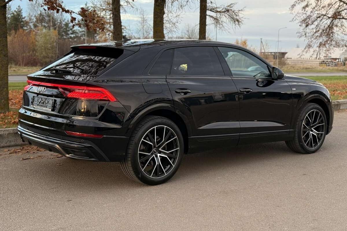 Audi Q8 bendras įspūdis ir komfortas