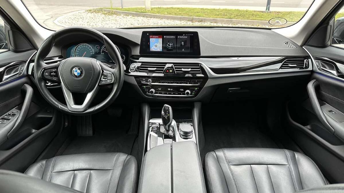 BMW 5 serijos G30: vairuotojų atsiliepimai