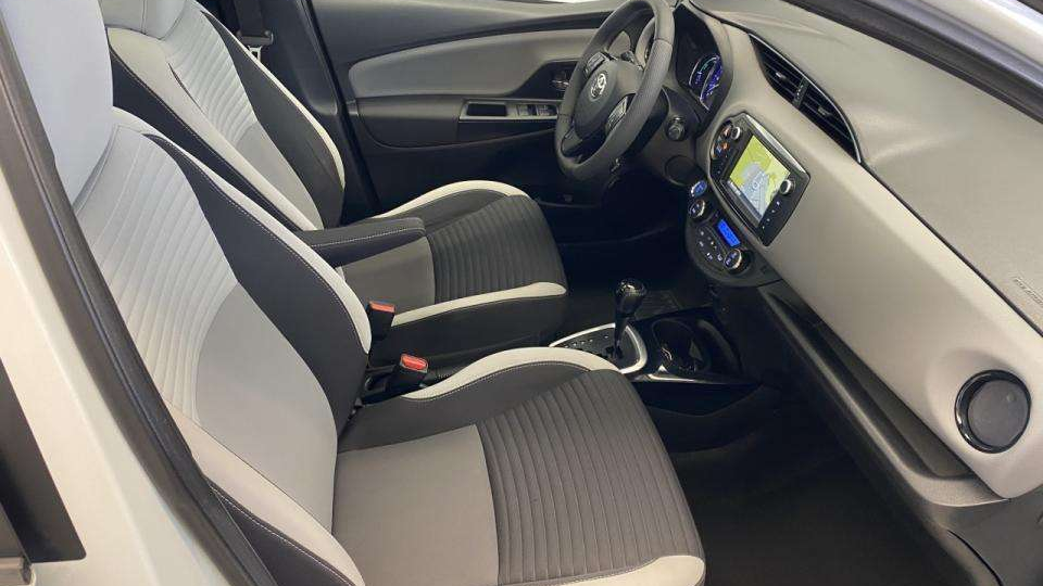 Toyota Yaris Hibridas Atsiliepimai: Taupumas, Patikimumas ir Miesto Patogumas