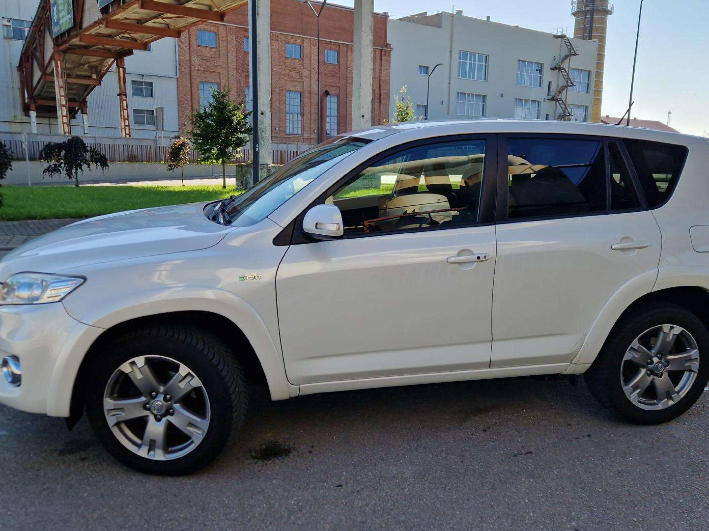 Toyota RAV4 2011 Apžvalga: Atsiliepimai, ligos, kuro sąnaudos