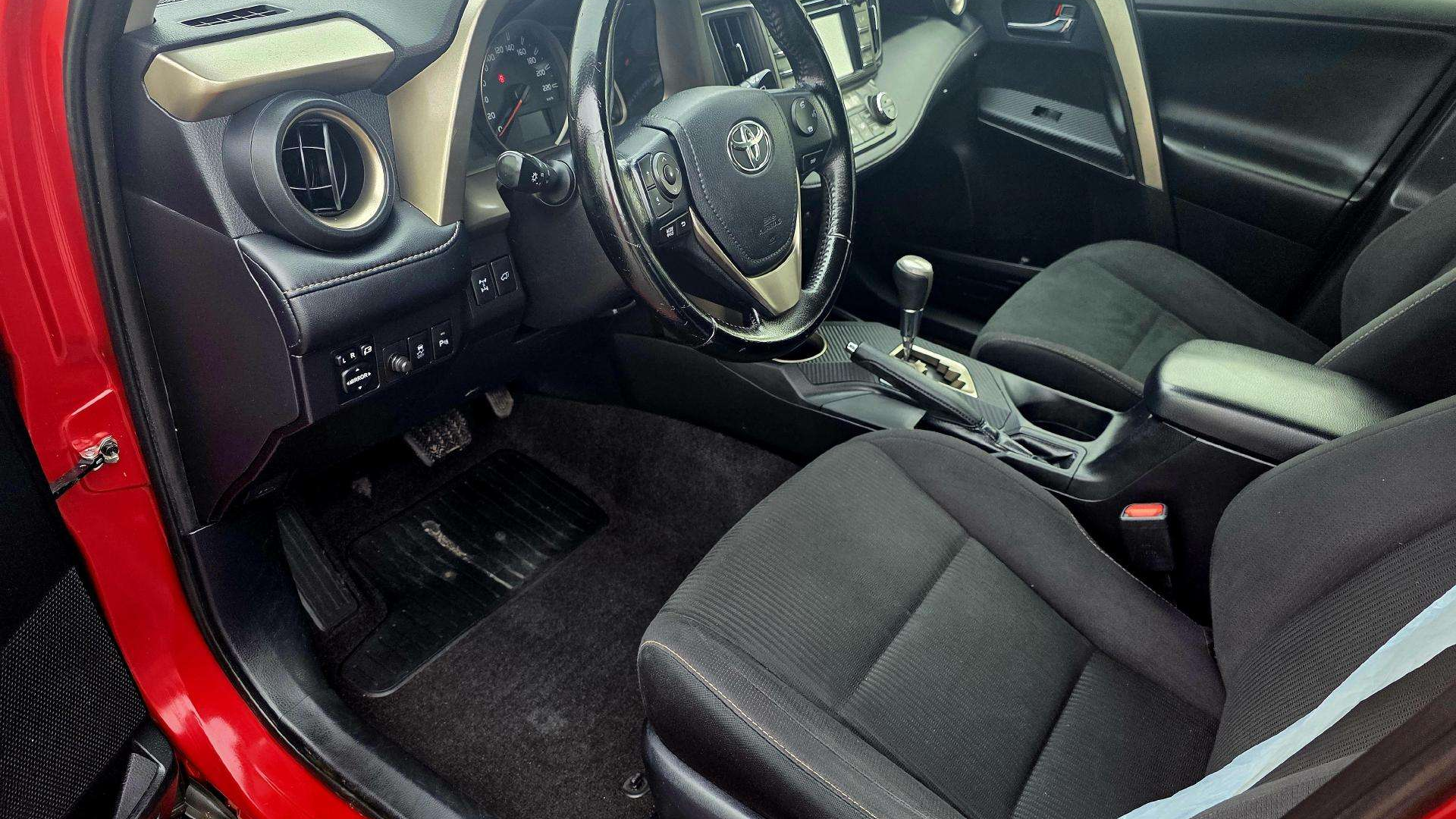 Toyota RAV4 2015 Apžvalga: Atsiliepimai, ligos, kuro sąnaudos