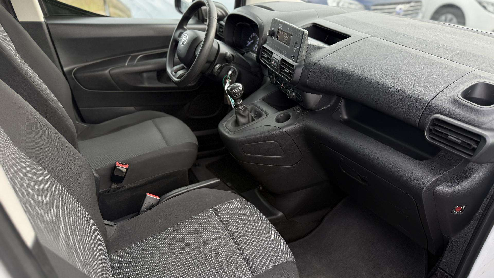 Toyota Proace City Verso Apžvalga: Atsiliepimai, ligos, kuro sąnaudos