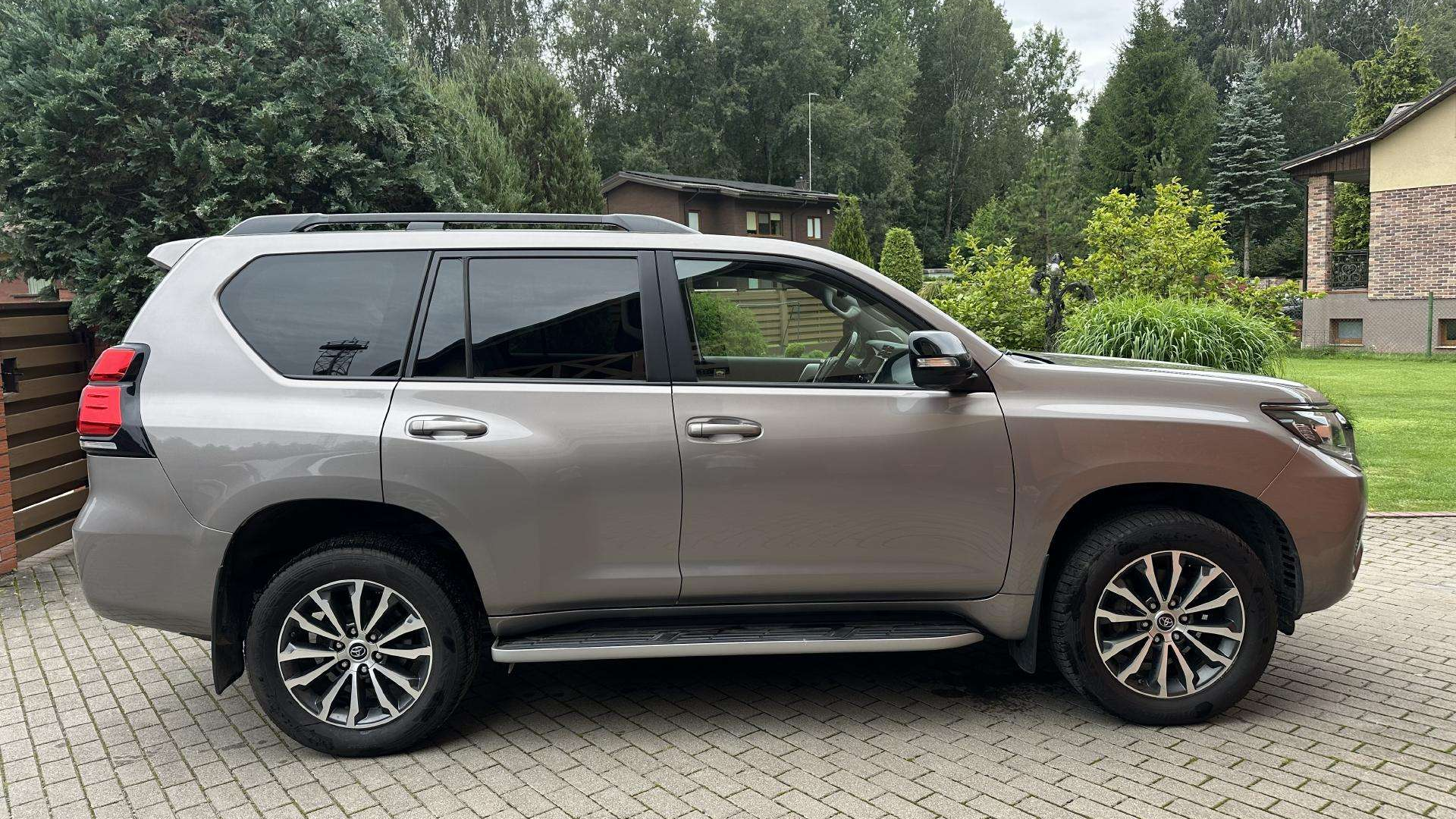 Toyota Land Cruiser 150 Apžvalga: Atsiliepimai, ligos, kuro sąnaudos