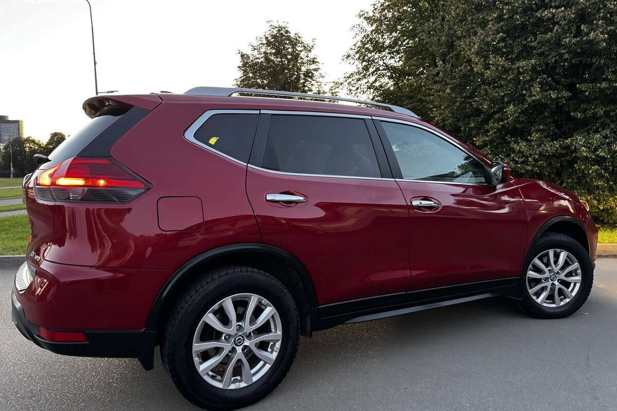 Techniniai duomenys (važiuoklė, varikliai, transmisijos)