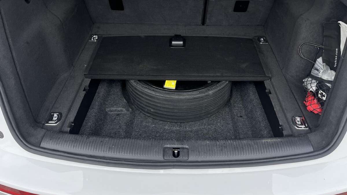 Audi Q5 akumuliatoriaus keitimas žingsnis po žingsnio