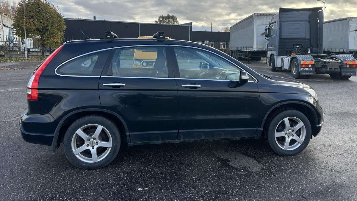 Varikliai ir transmisijos realybėje: ką sako savininkai