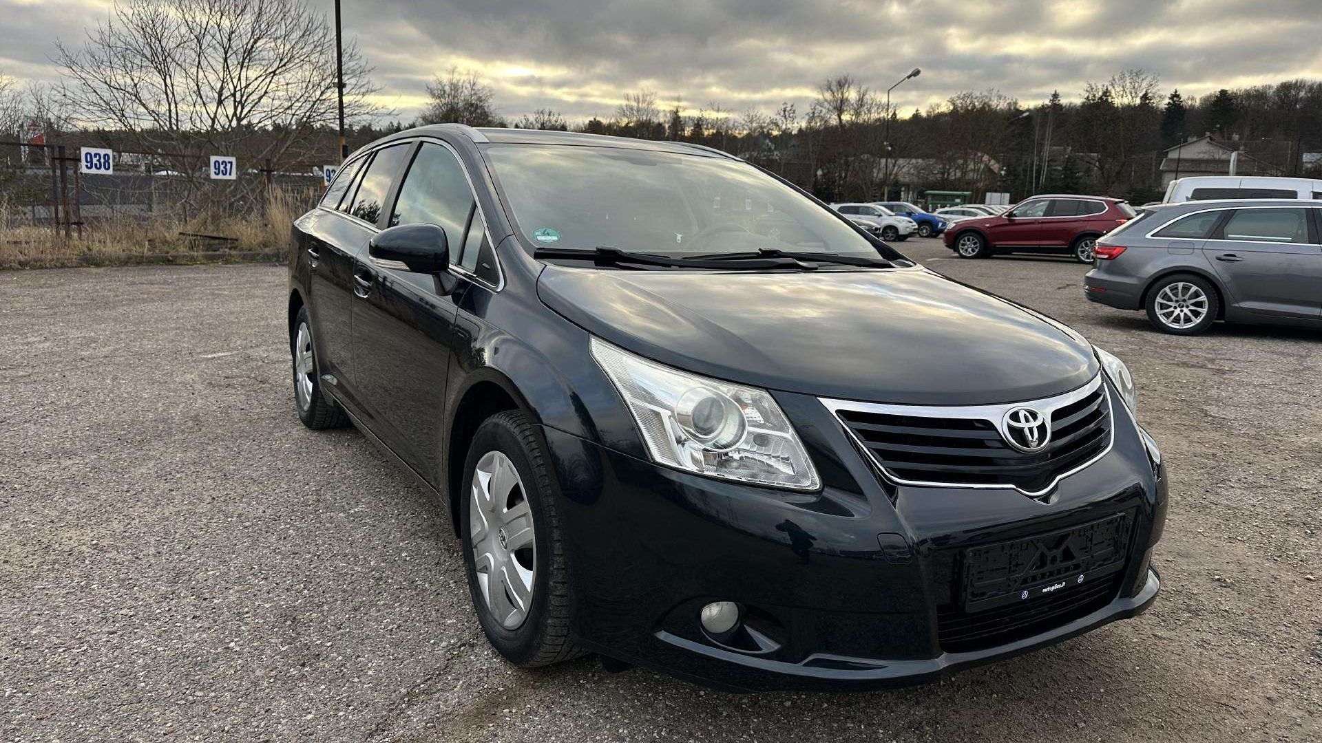 Toyota Avensis 1.8 benzinas atsiliepimai