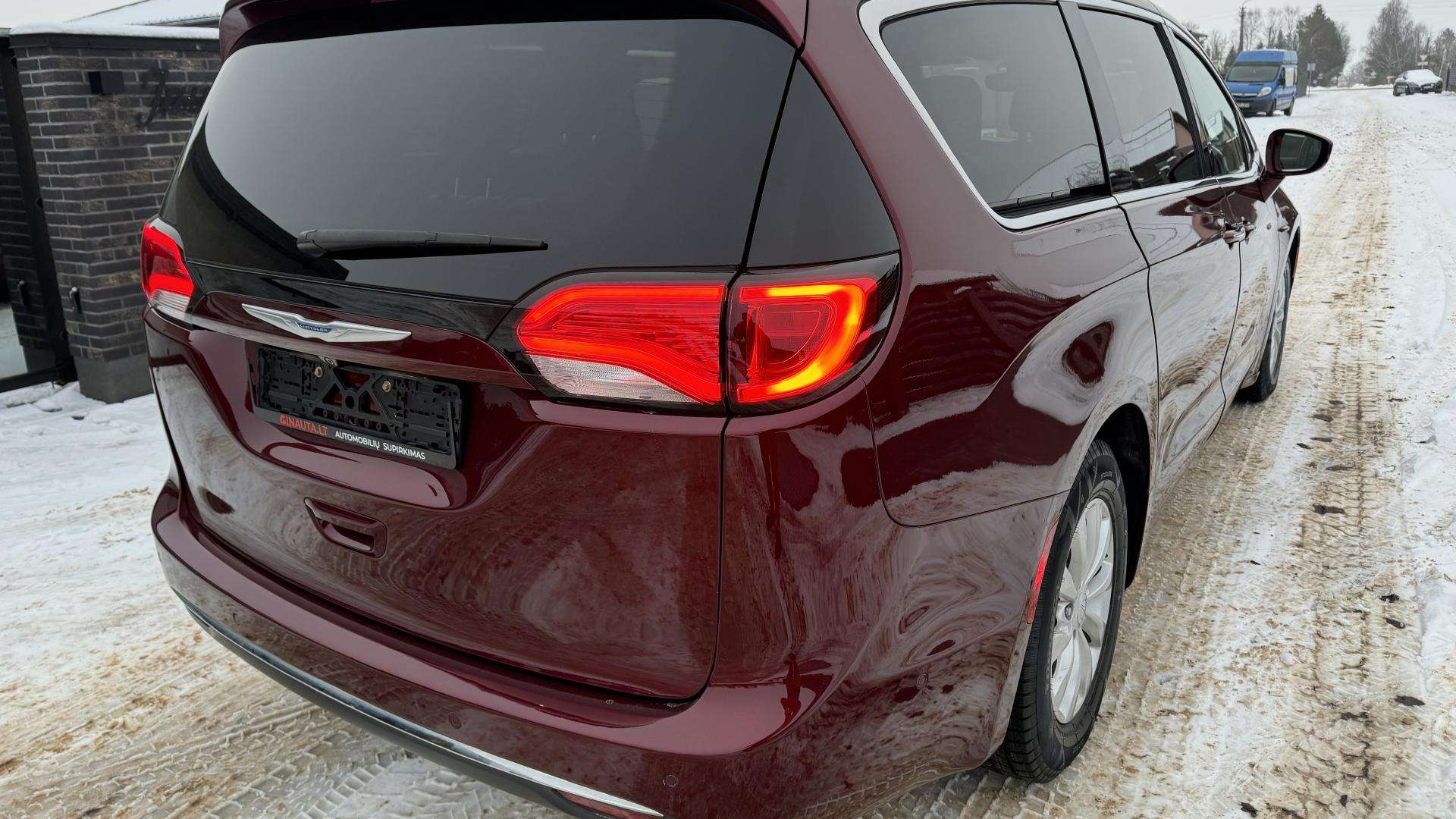 Chrysler Pacifica 2018 Apžvalga: atsiliepimai, problemos ir reali patirtis