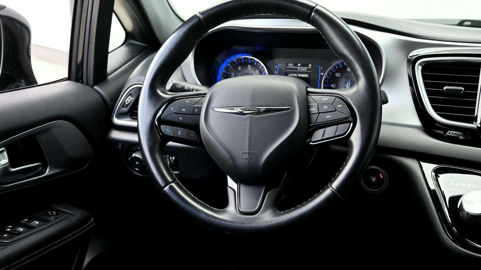 Chrysler Pacifica 2018 Apžvalga: atsiliepimai, problemos ir reali patirtis