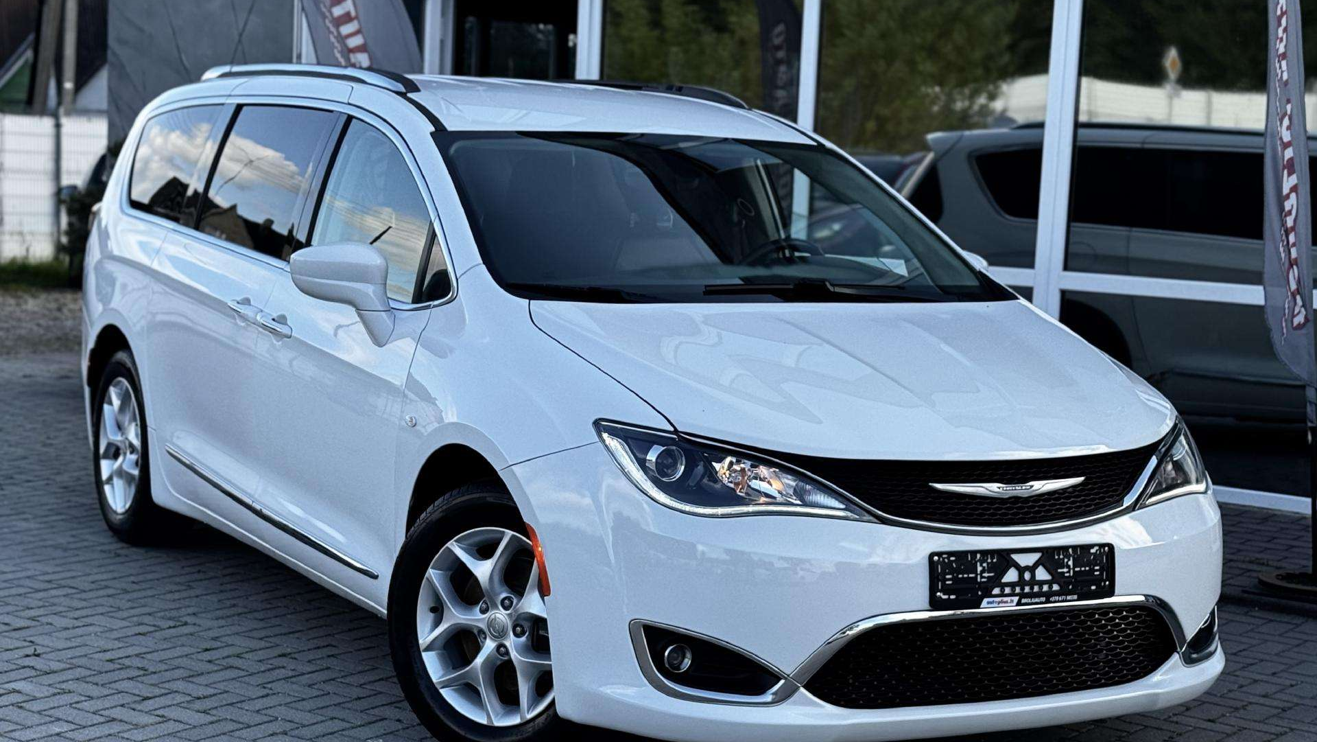 Chrysler Pacifica 2018 Apžvalga: atsiliepimai, problemos ir reali patirtis