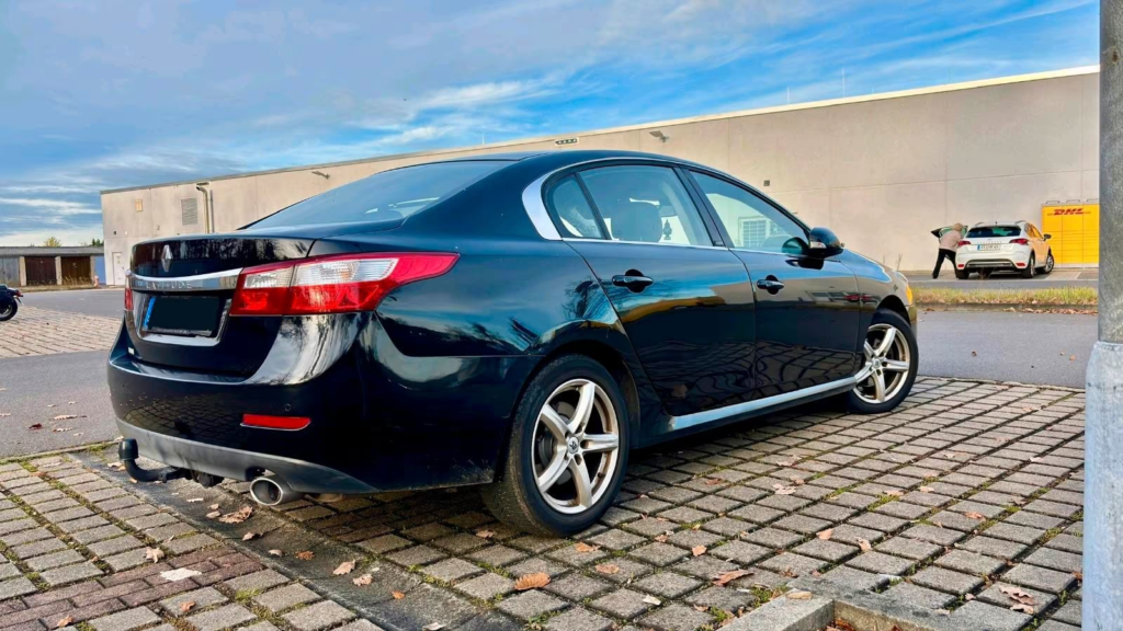 Renault Latitude Apžvalga: atsiliepimai, patikimumas, sąnaudos