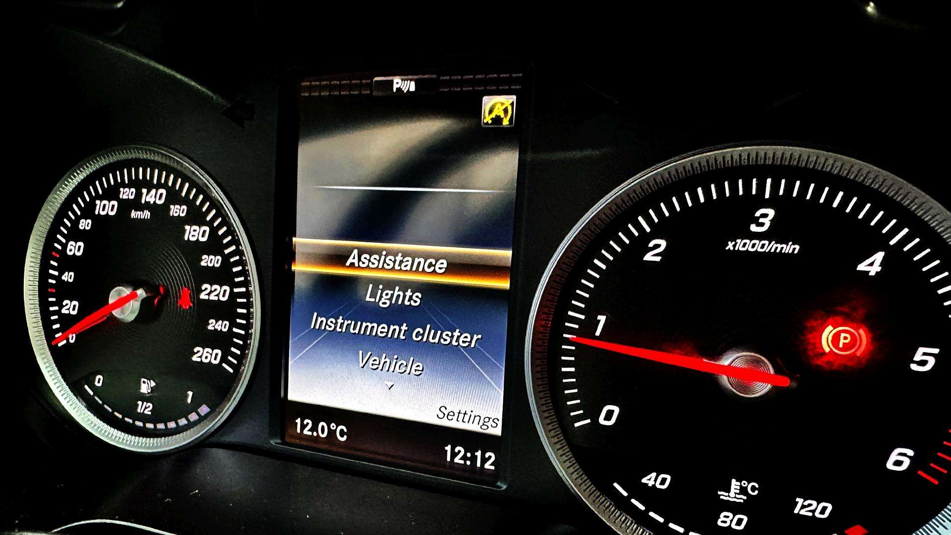 Mercedes-Benz C klasė Apžvalga: Atsiliepimai, ligos, kuro sąnaudos