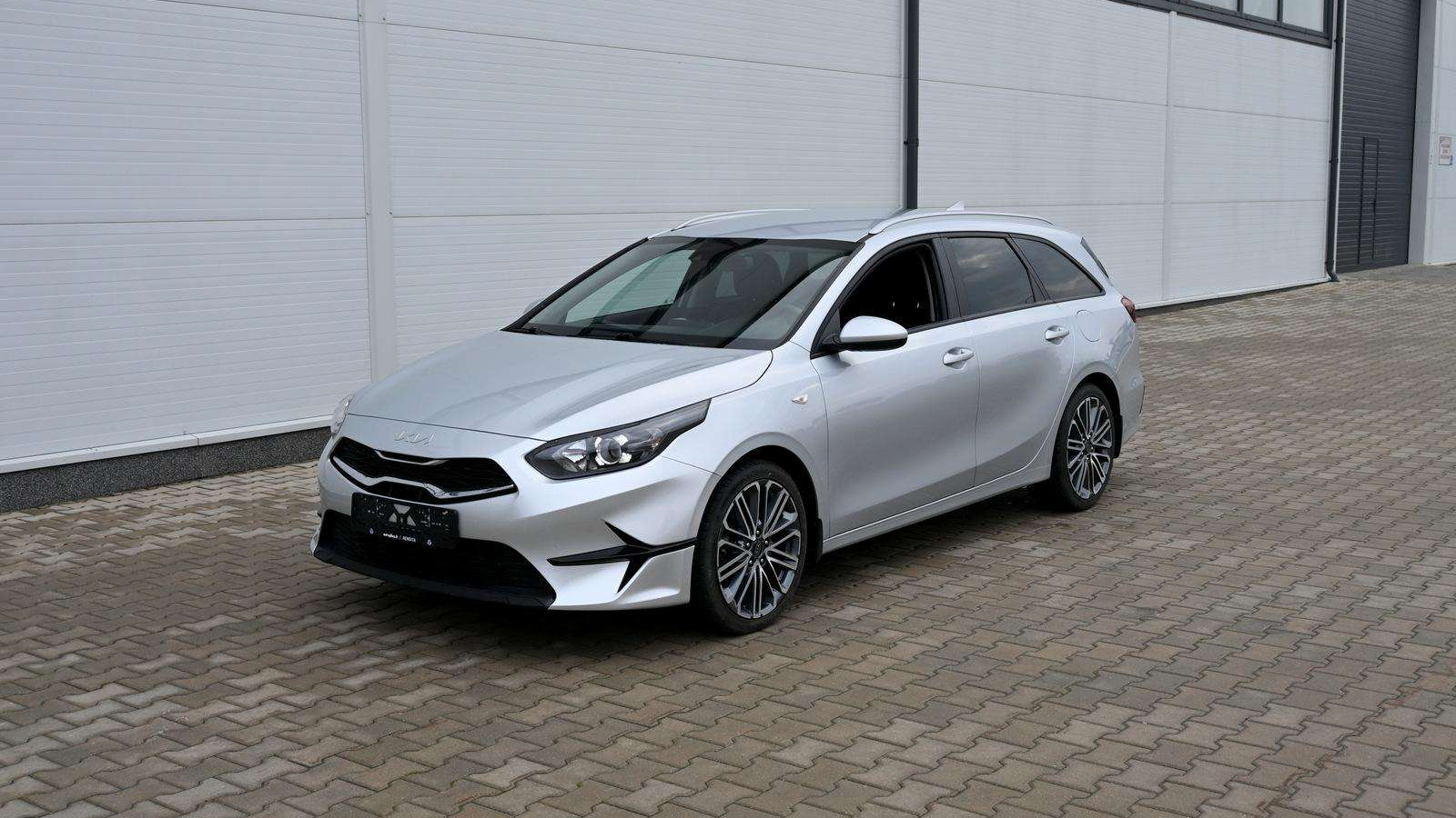 KIA automobilių apžvalga: Atsiliepimai, patikimumas, kuro sąnaudos