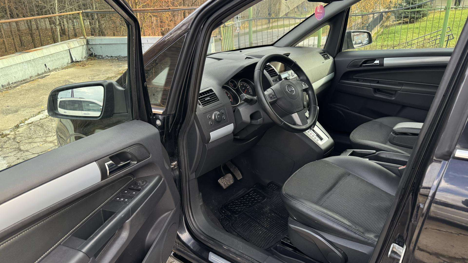 Opel Zafira B apžvalga: Atsiliepimai, patikimumas, kuro sąnaudos