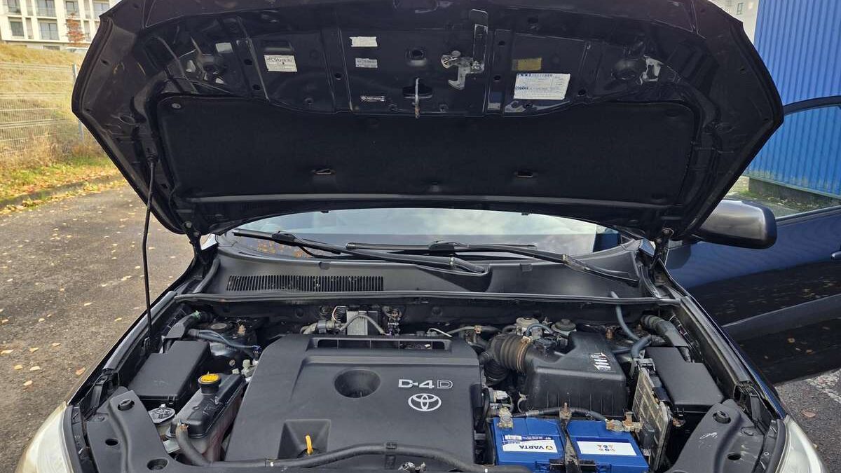 Techniniai duomenys ir variklių versijos