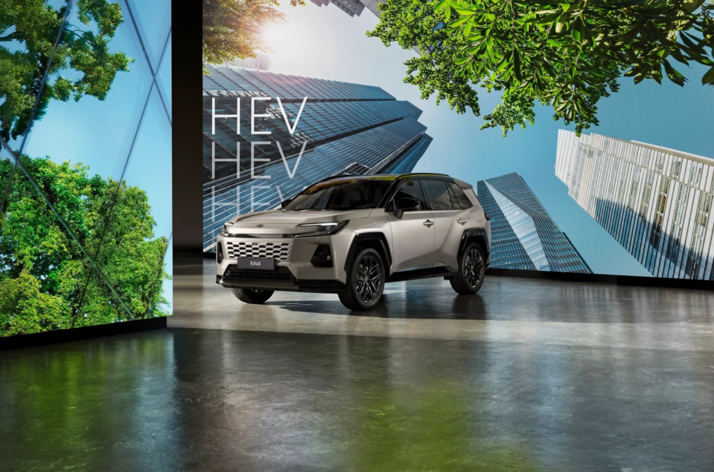 TOP 10 geriausi hibridiniai automobiliai 2026 metais