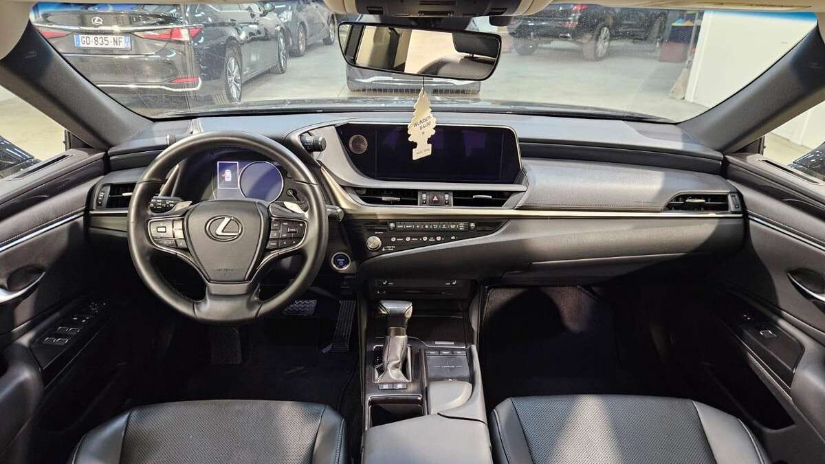 Realios Lexus ES 300h kuro sąnaudos