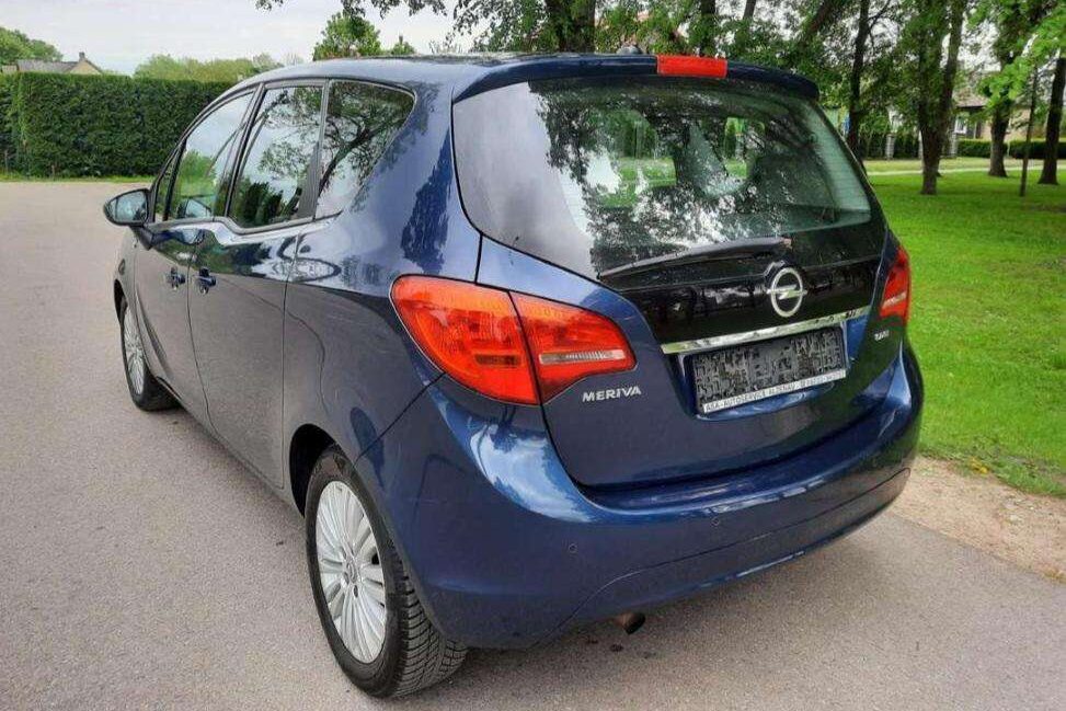 Varikliai ir transmisijos