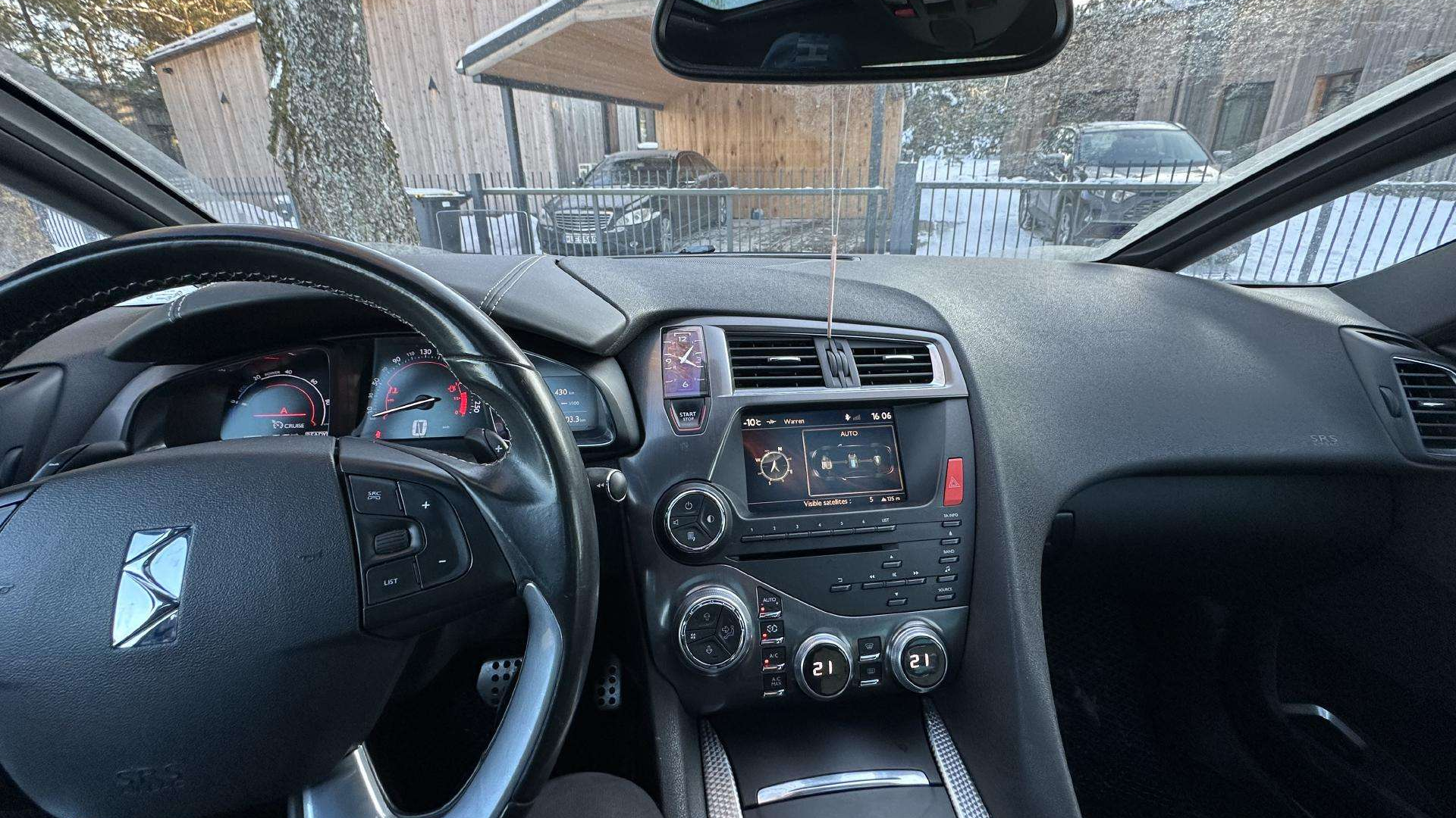 Citroen DS5 Hybrid Atsiliepimai: komfortas, technologijos, reali patirtis