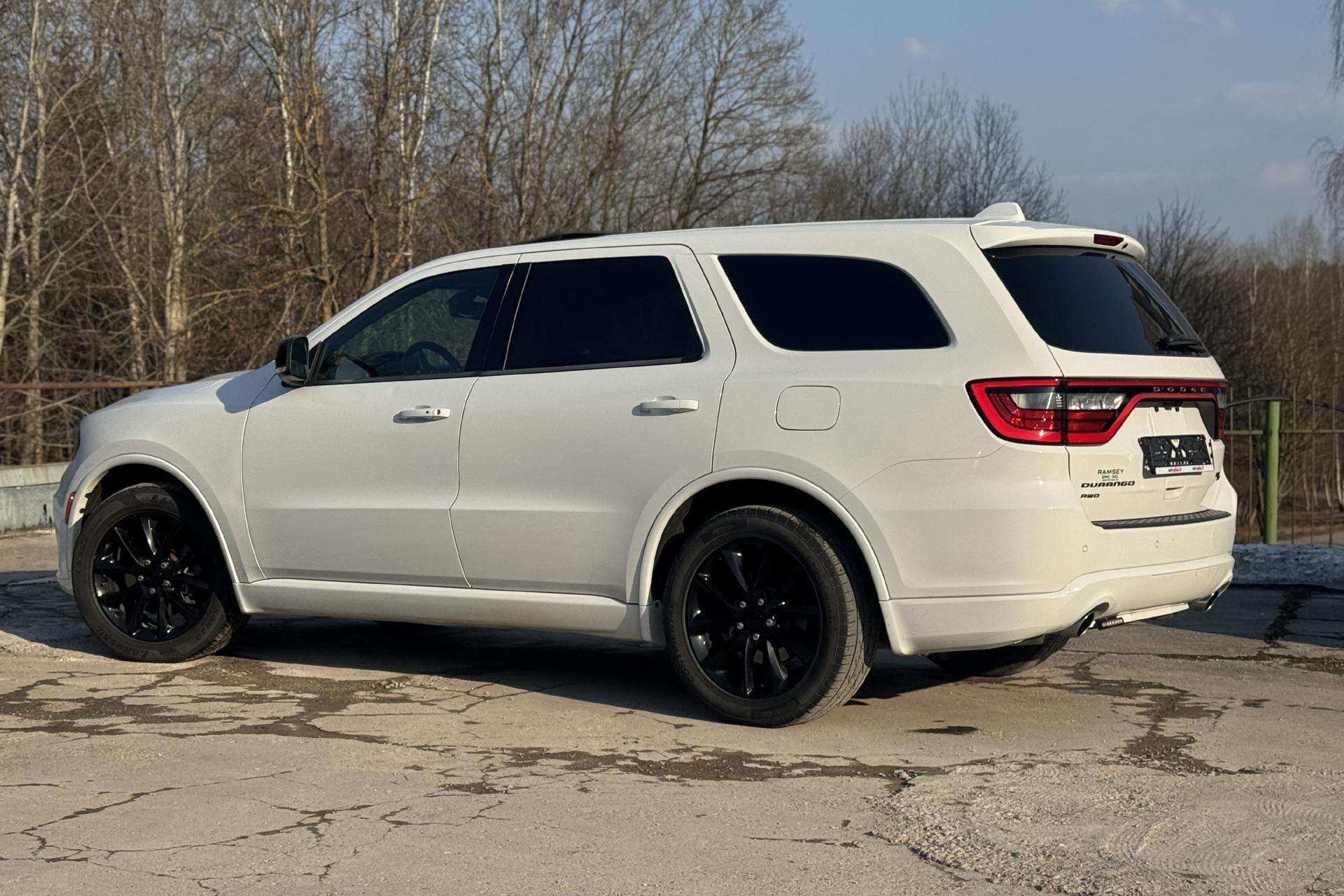 Kiek kuro sunaudoja Dodge Durango 5.7 realiai?