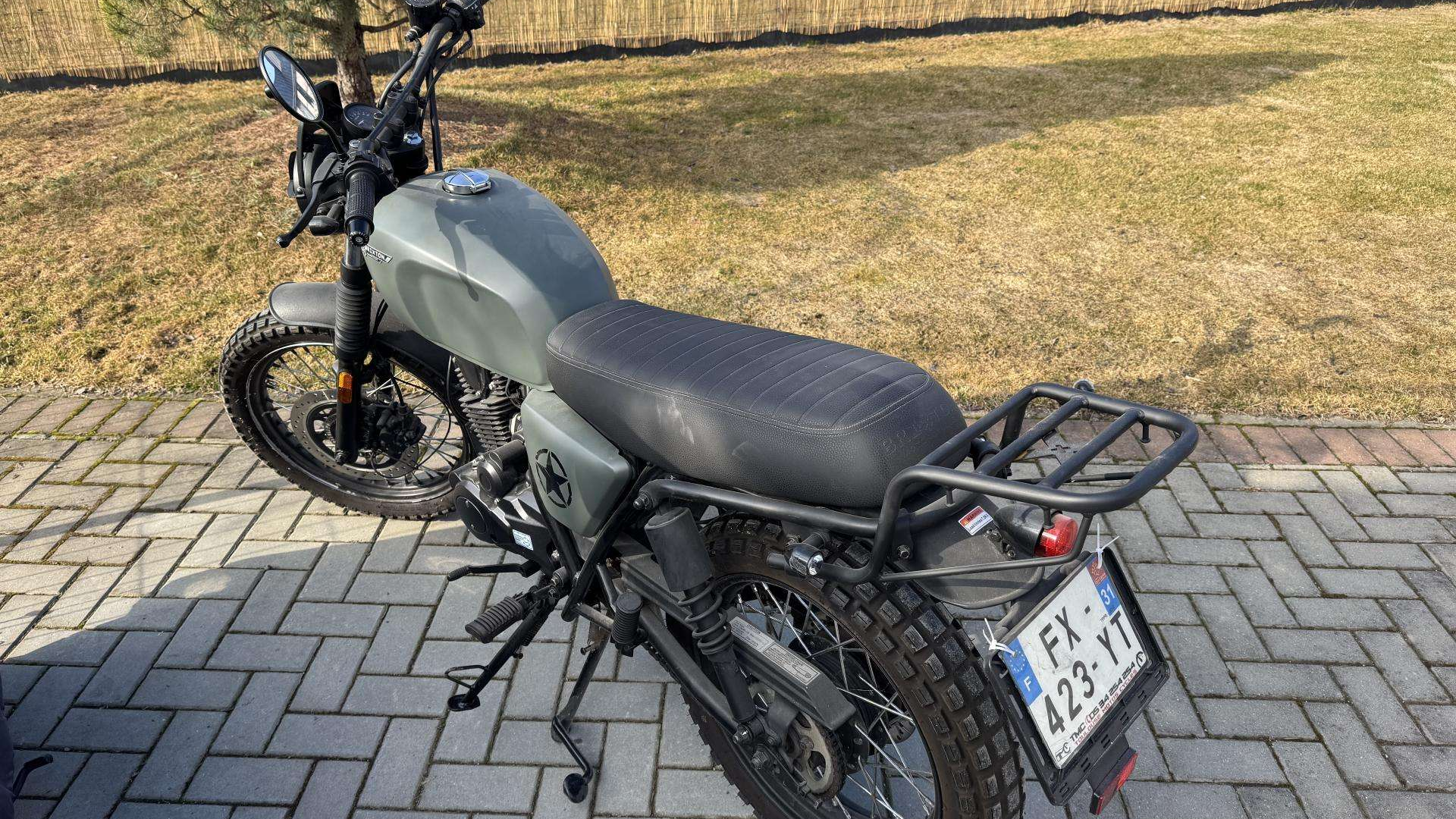 Brixton Cromwell 125 Apžvalga: Atsiliepimai, Patikimumas, Kuro sąnaudos