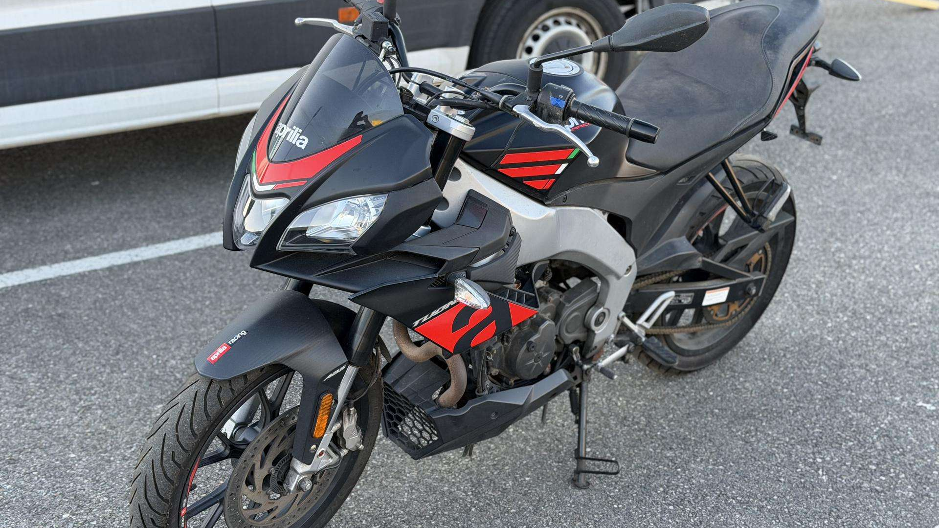 Aprilia Tuono 125 ir Aprilia Tuono V4 Apžvalga: Atsiliepimai, ligos, kuro sąnaudos