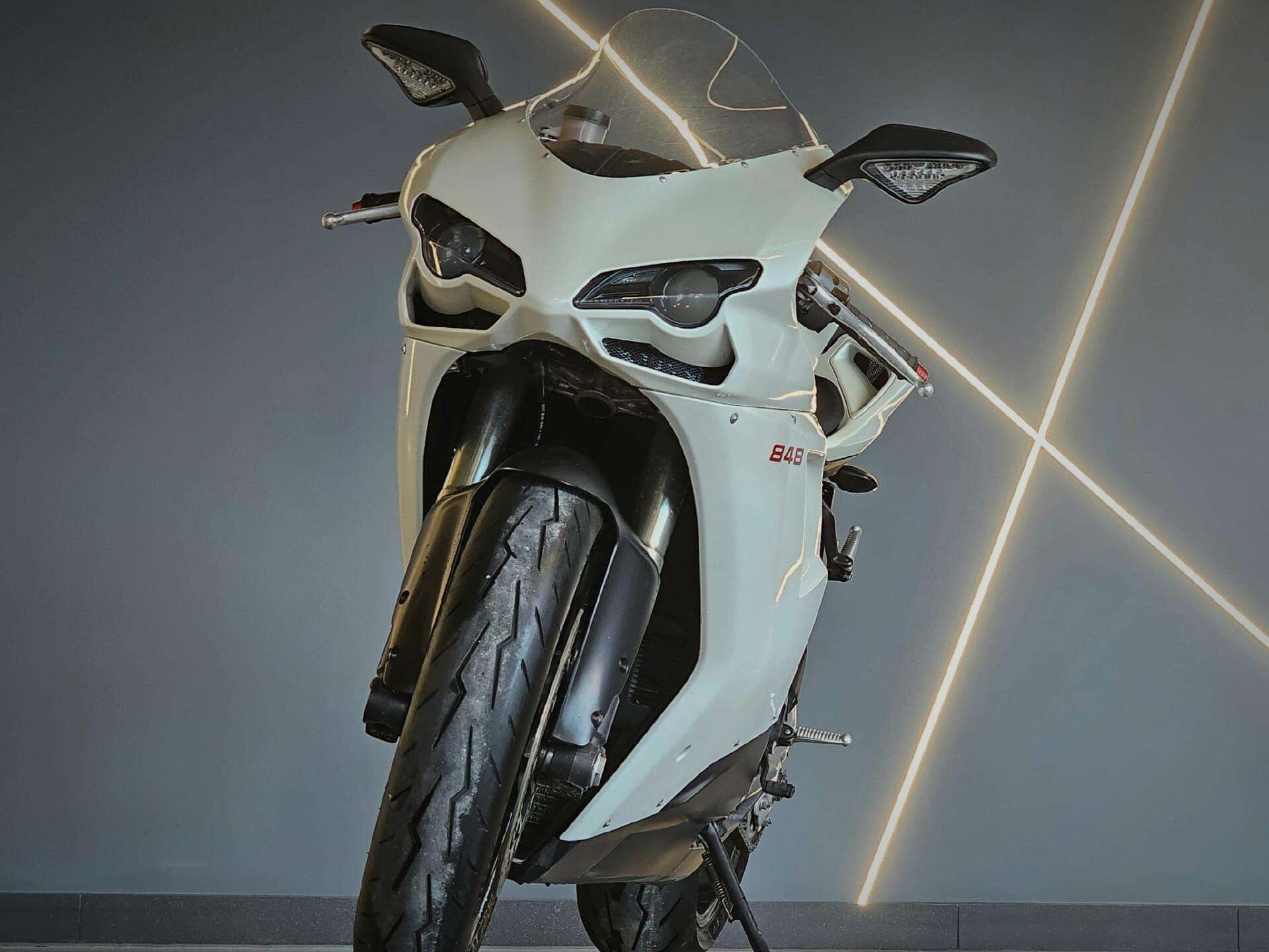 Kam tinka Ducati 848?