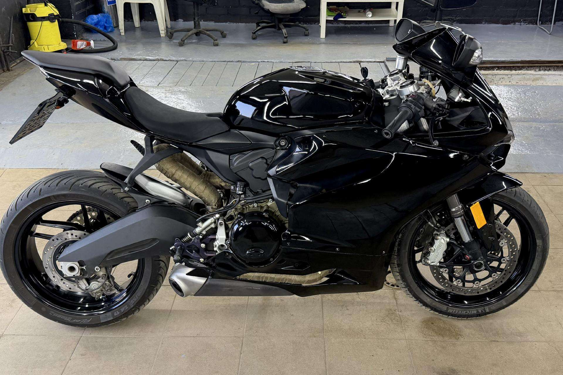 Ducati Panigale V4 ir Panigale V2 Apžvalga: Atsiliepimai, ligos, kuro sąnaudos
