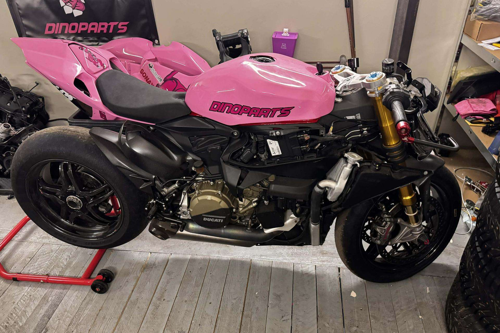 Ducati Panigale V4 ir Panigale V2 Apžvalga: Atsiliepimai, ligos, kuro sąnaudos