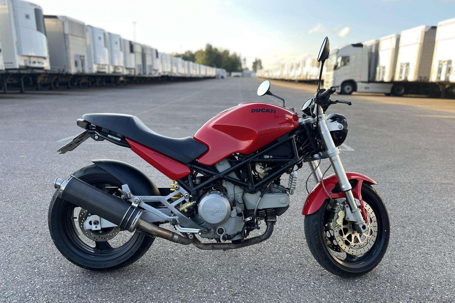 Ducati Monster 696 Apžvalga: Atsiliepimai, ligos, kuro sąnaudos