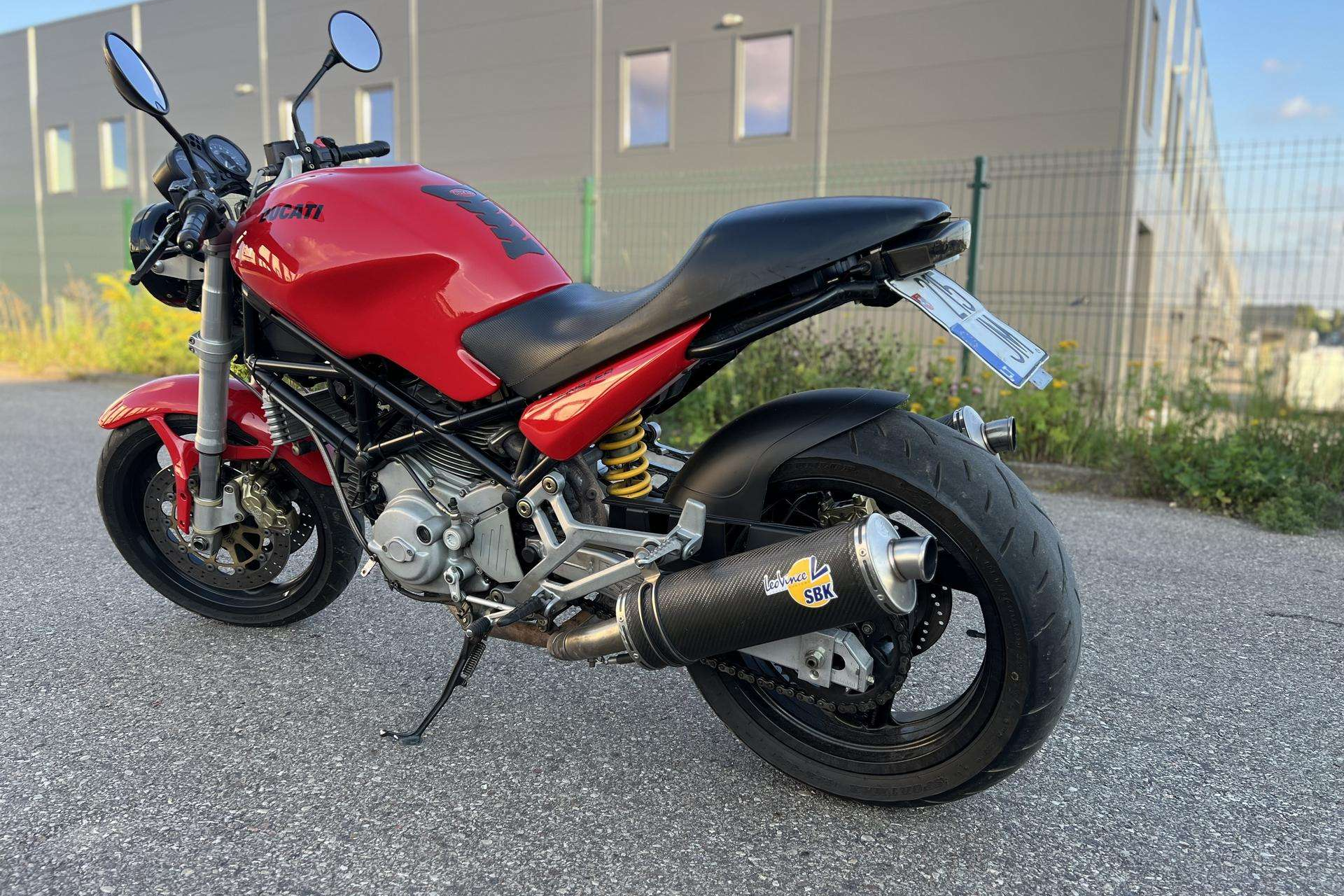 Ducati Monster 696 Apžvalga: Atsiliepimai, ligos, kuro sąnaudos