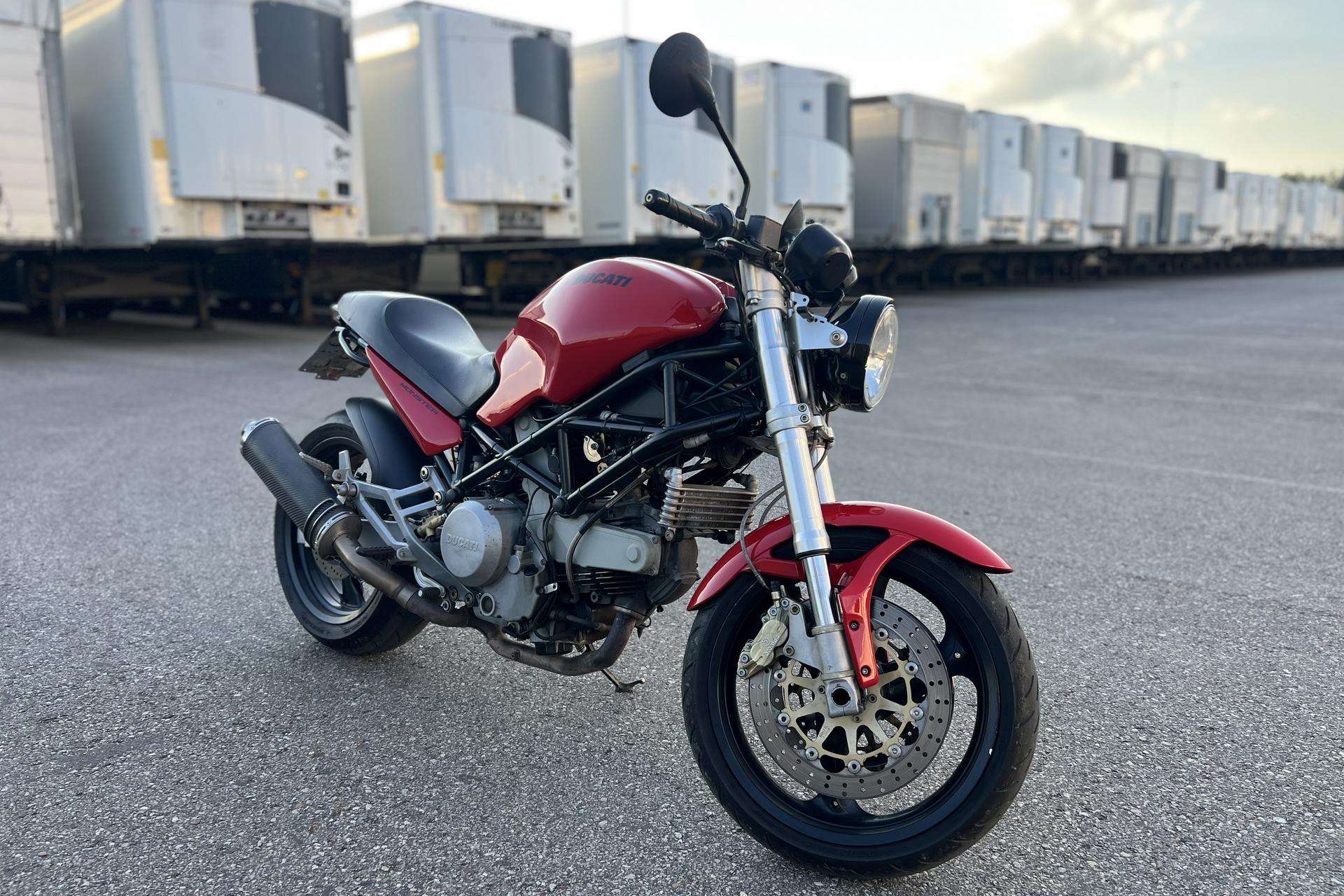 Ducati Monster 696 Apžvalga: Atsiliepimai, ligos, kuro sąnaudos